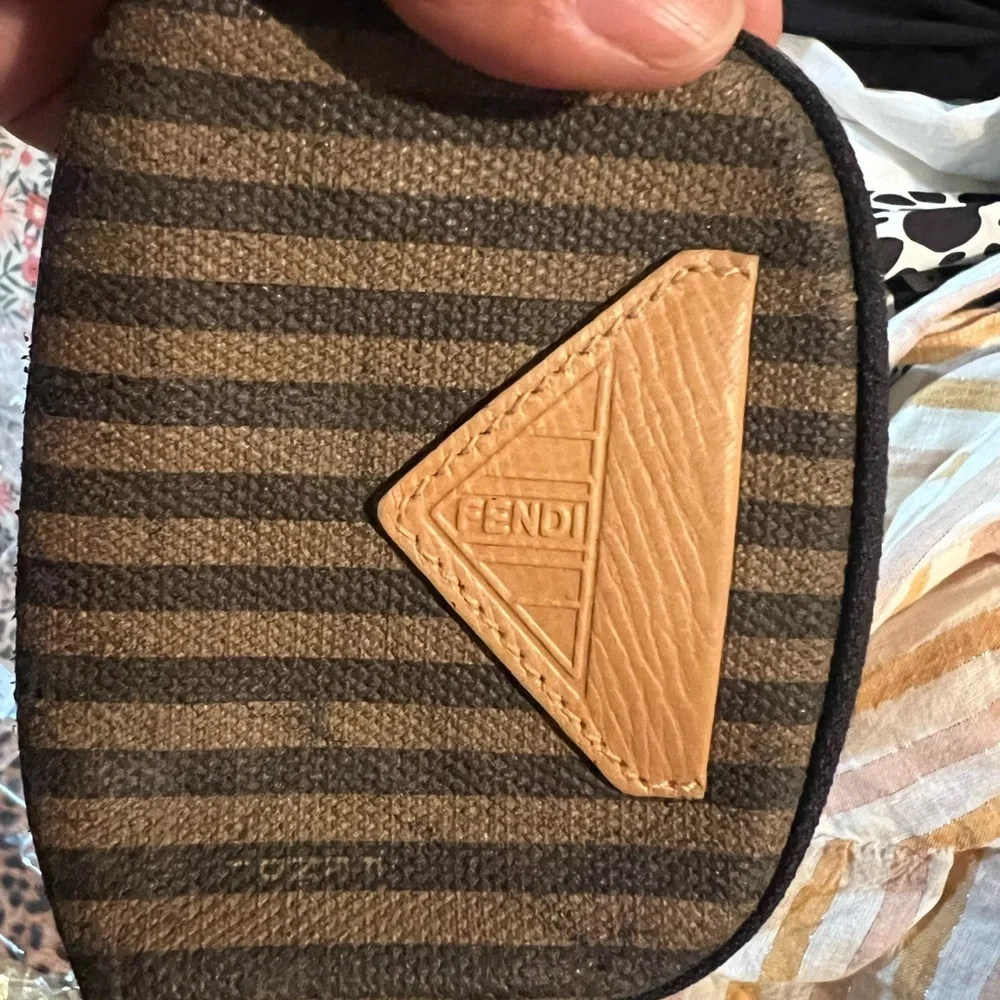 Pre loved FENDI Vintage Coin Bag - Picture 6 of 6